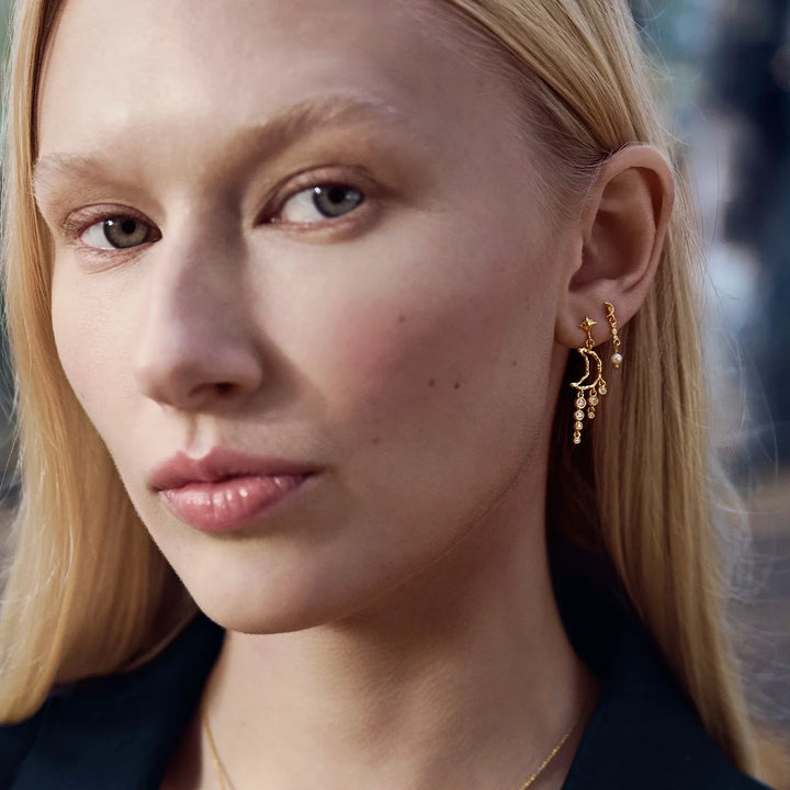 Maanesten Juliann Gold-Plated Drop Earrings with Pearls – product image 2