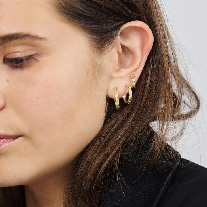 Studio Z Rime Medium Hoops – Gold-Plated Sterling Silver Hoop Earrings 