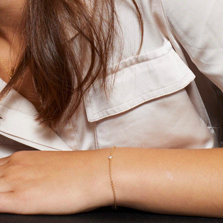 Alura Copenhagen Embrace Bracelet – Gold-Plated Bracelet with Zirconia 