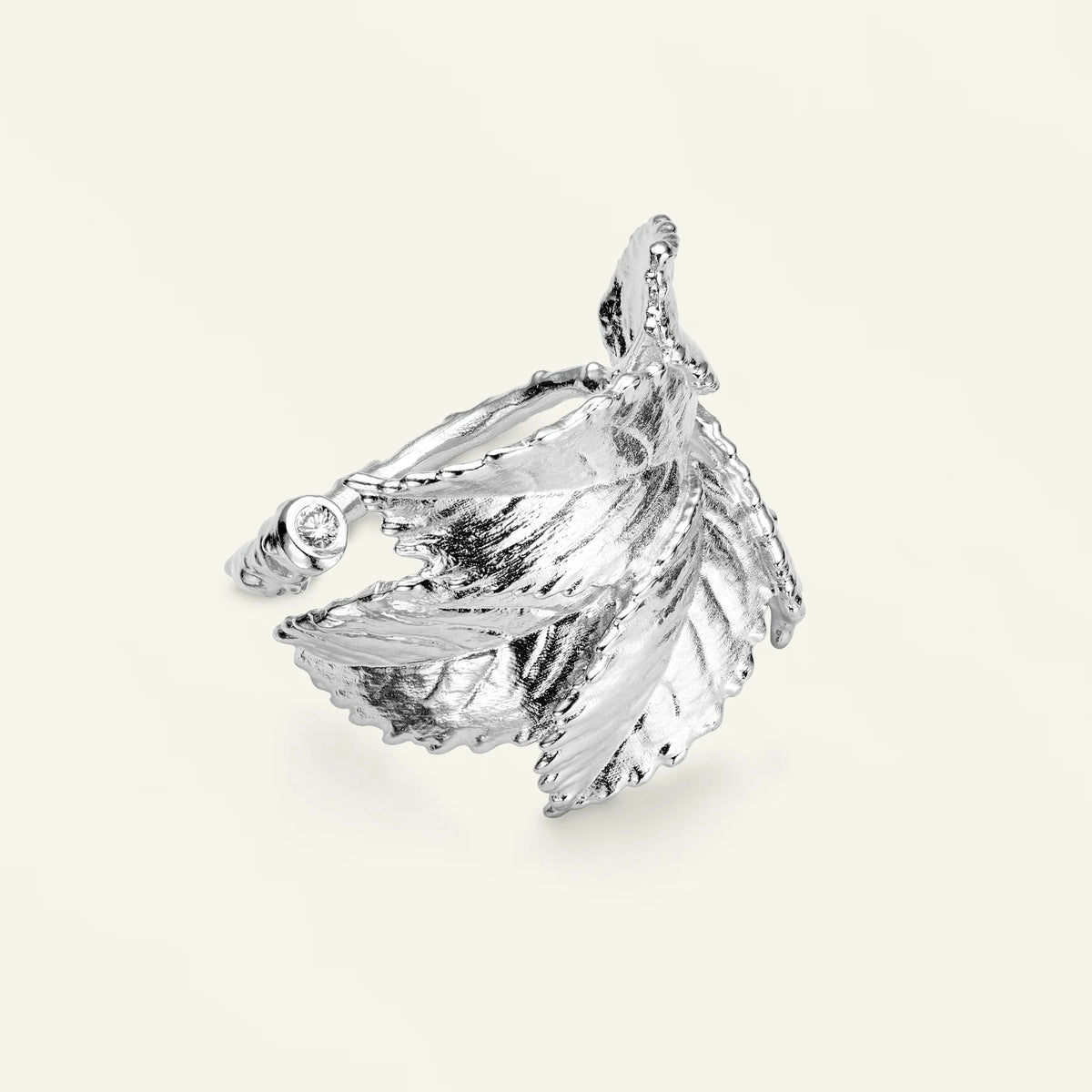 Flora Danica Rosenblad Statement Ring – Silver ring with diamond – 907.ROS-STRI-S-001