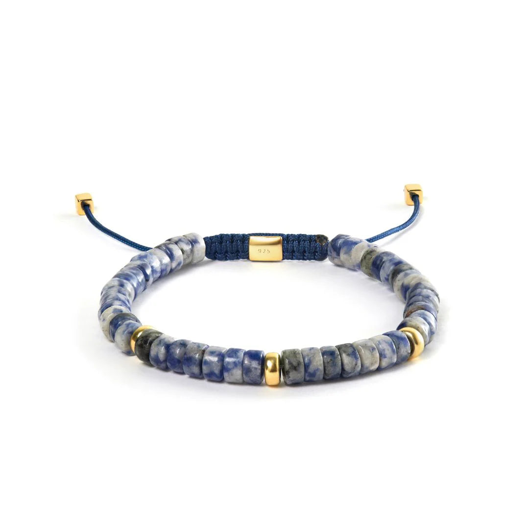 Alexander Lynggaard Armband Blue Spot Jasper Heishi Braided 6mm with blue and golden details on a white background. Model B00222-1.