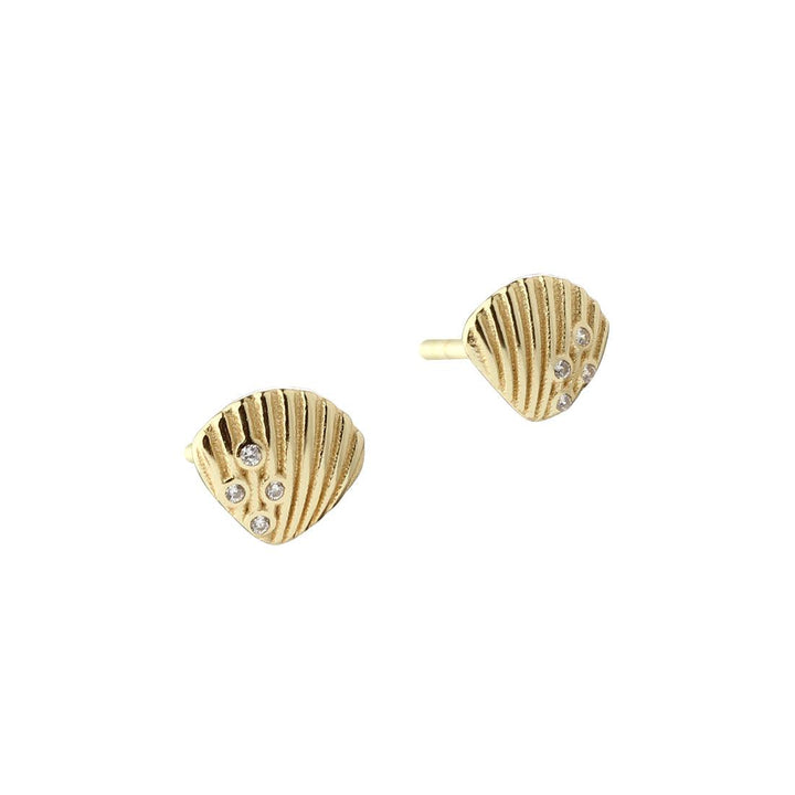 Aqua Dulce Shelly Medium earrings in gold-plated silver with seashell design and small clear stones. Model 6200-1