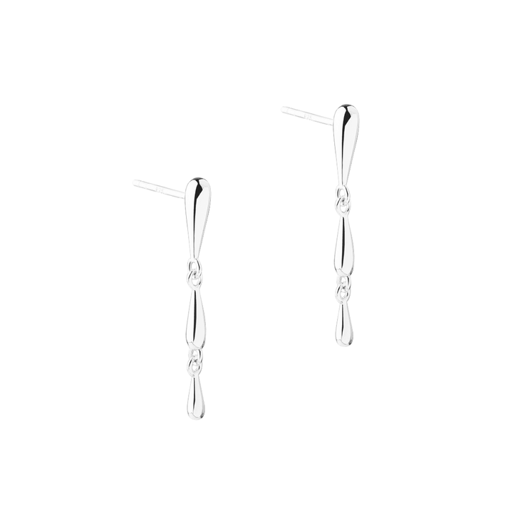 Aqua Dulce Shiny Drop Long earrings in silver with three drop-shaped links, glossy finish, Model 6175-1.