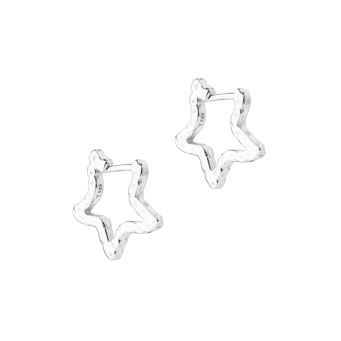 Aqua Dulce Stella Hoops in silver star shaped earrings with a hammered finish. Model 6159-1.