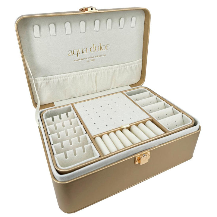 Aqua Dulce large jewelery box in gold artificial leather with compartmentalization and soft light interior. Model 6053-1