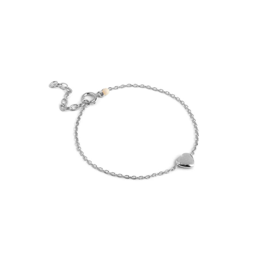 Enamel Amore Bracelet In Silver shows a simple bracelet in silver with a heart detail. Model B141S-1