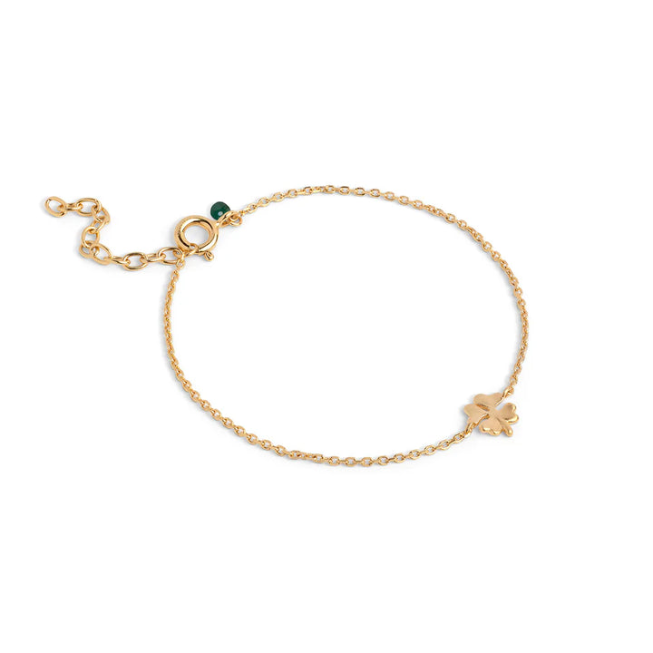 enamel-four-leaf-clover-bracelet-in-gold-plated-sol, delicate bracelet with a golden clover pendant on a gold chain. Model b148gm-1