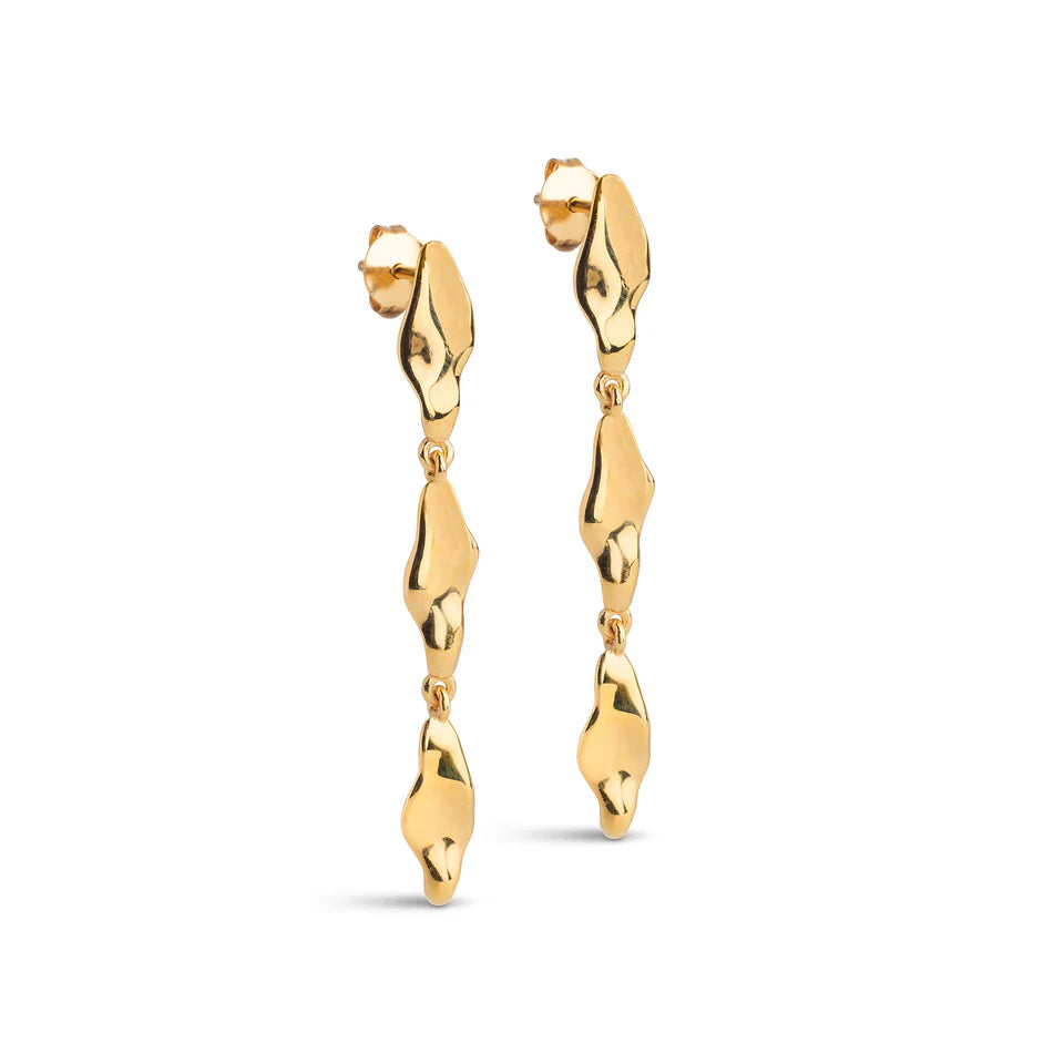 Enamel India Medium Earrings in gold-plated silver, elegant and shiny expression on a white background. Model e435g-1