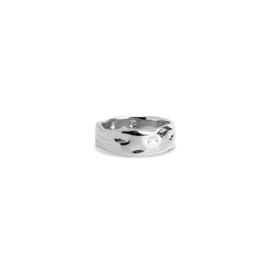 Enamel Sandra Solv Ring R91S with organic, hammered surface in silver color. Model R91S-001-1.