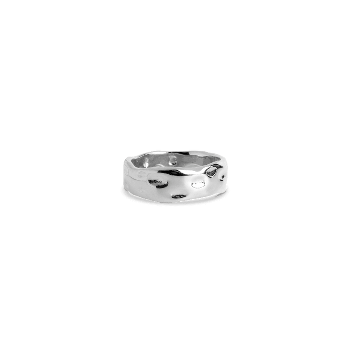 Enamel Sandra Solv Ring R91S with organic, hammered surface in silver color. Model R91S-001-1.