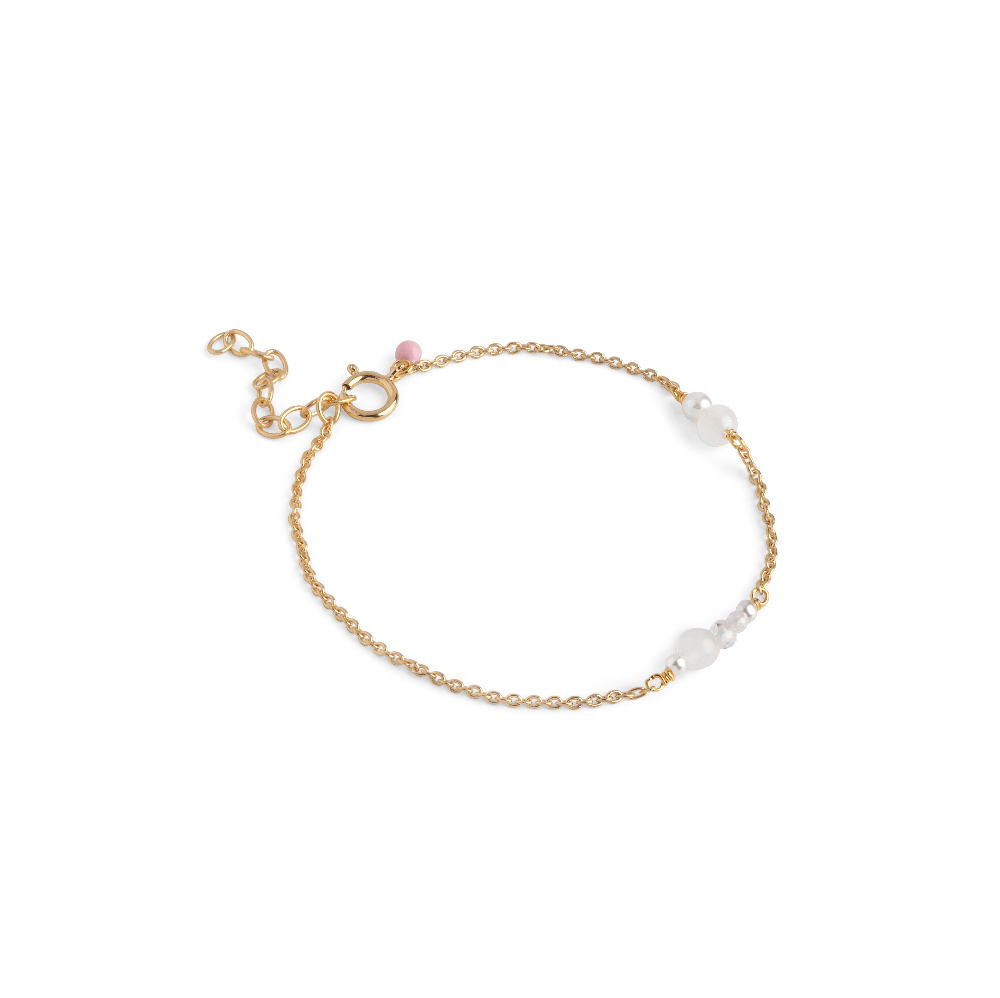 enamel white and pearls gold-plated bracelet with white pearls and adjustable chain, Model b136g-white-1