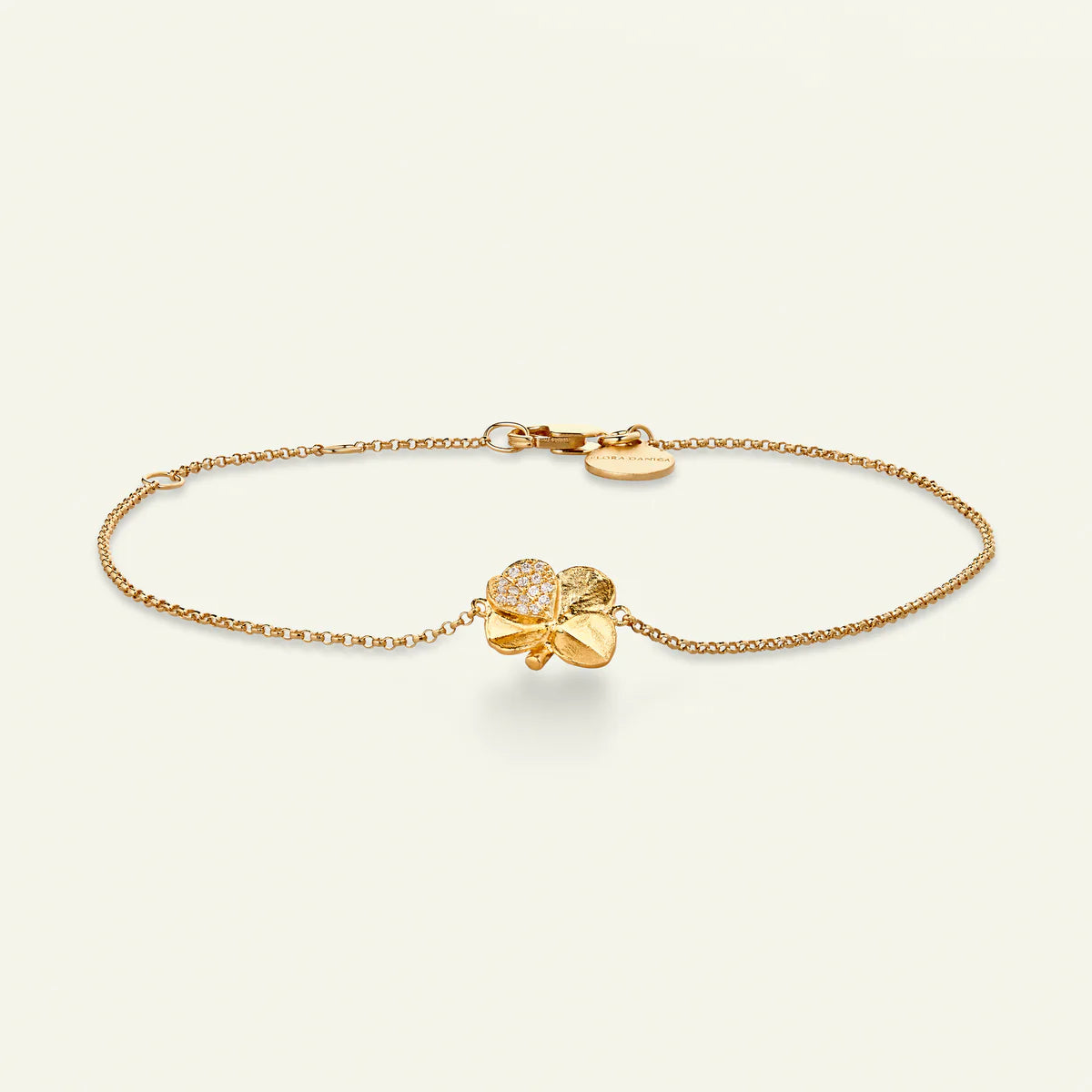 Flora Danica Four-leaf clover Bracelet Pavé Gold-plated with fine gold chain, four-leaf clover pendant and shiny stones, Model 907-flc-br-g-pave-1.