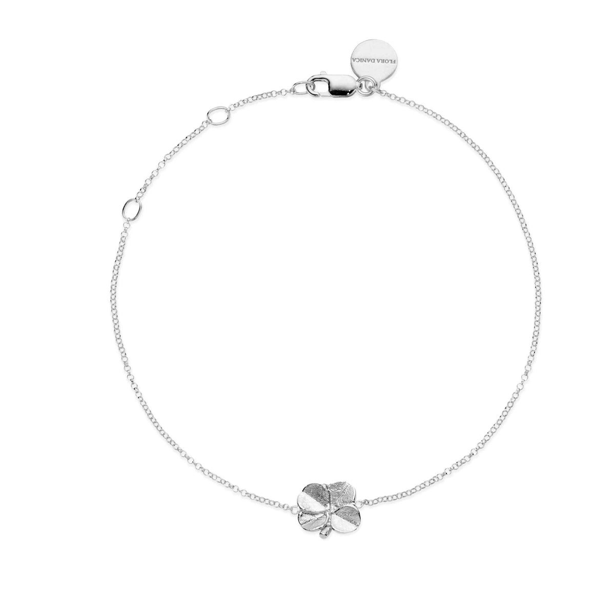 Flora Danica four-leaf clover bracelet silver with fine clover detail and thin chain. Model 907-flc-br-s-1.