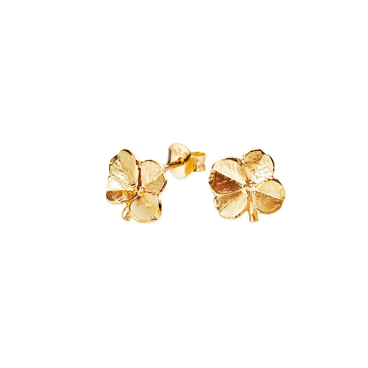 Flora Danica Four-leaf clover earrings 18kt Gold shows a set of fine four-leaf clover earrings in bright gold. Model FLC-STPC-18K-G-1.