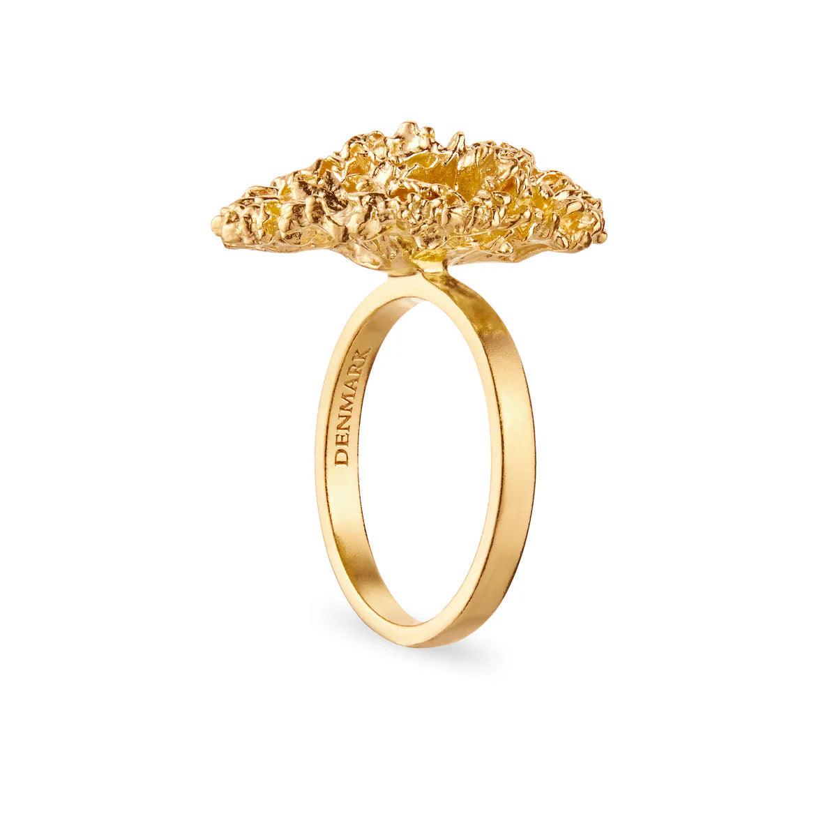 Flora Danica Parsley Statement Ring Gold-plated with organic, detailed gold texture, Model 907-par-stri-g-001-1