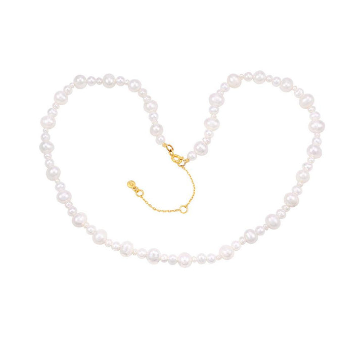 Hultquist Copenhagen Josephine Perle Necklace with white pearls and gold-plated clasp, Model S08558G-2.