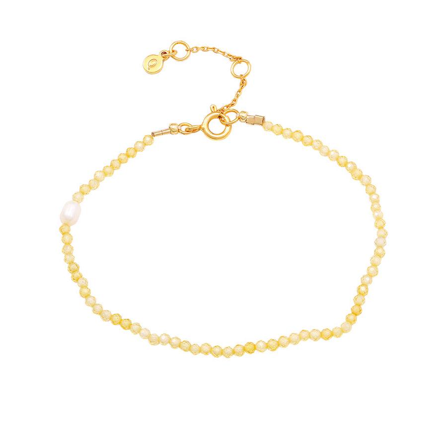 Hultquist Copenhagen Layla Pearl bracelet with small yellow pearls and one white freshwater pearl, Model S08595G-1.