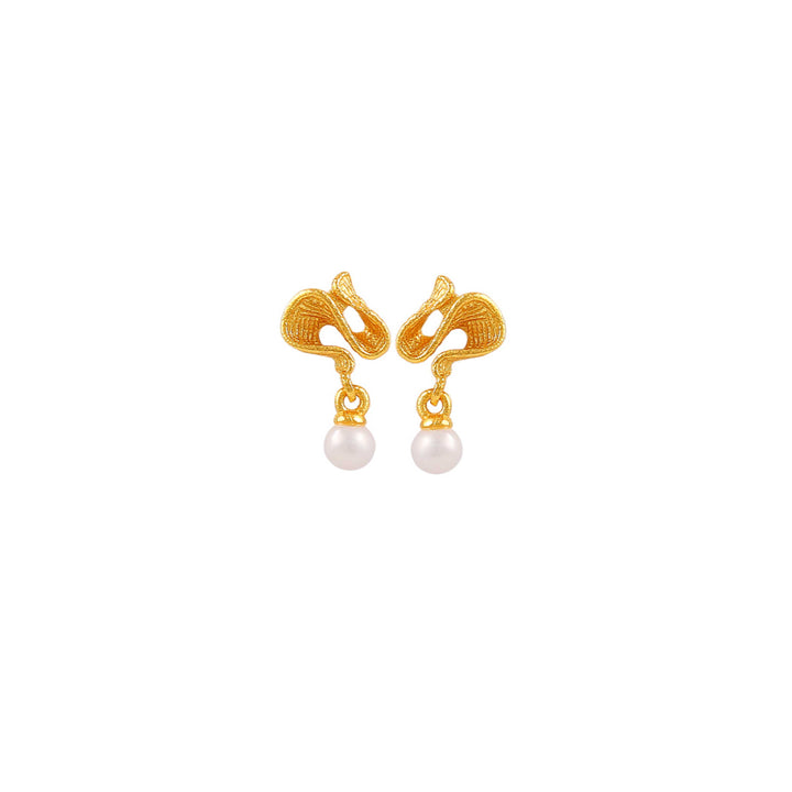 Hultquist Hedda Petite Earrings Gold Plated shows a pair of small golden earrings with dangling pearls, Model S08651G-1.