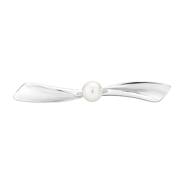 Lund Copenhagen silver brooch with pearl, elegant design in shiny silver with white pearl. Model 9041392-9041392-1