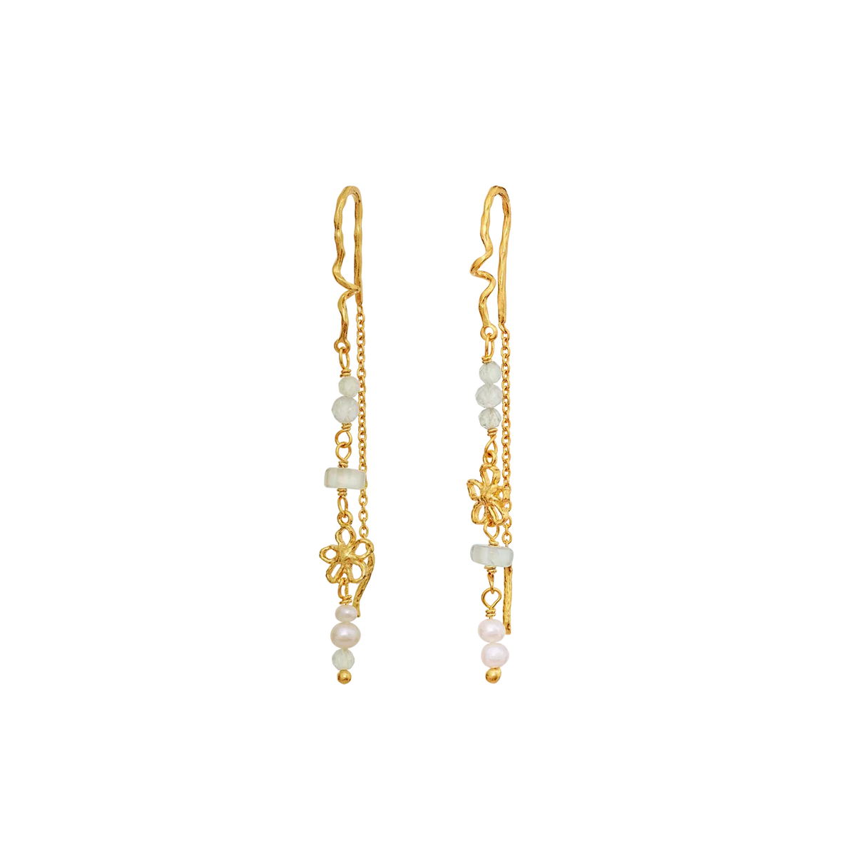 Moonstone Alfrida gold-plated chain earrings with white stones and pearls, detail view. Model 10084a-1