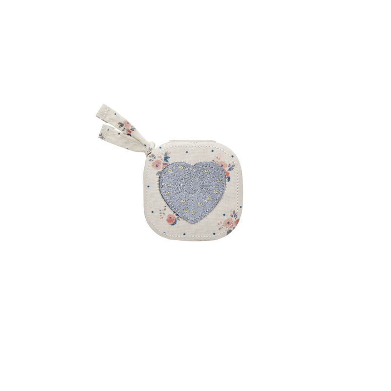 Maanesten Alice Jewelery box Sky Blue with light blue heart patch, flower print and zip. Model 4193-1