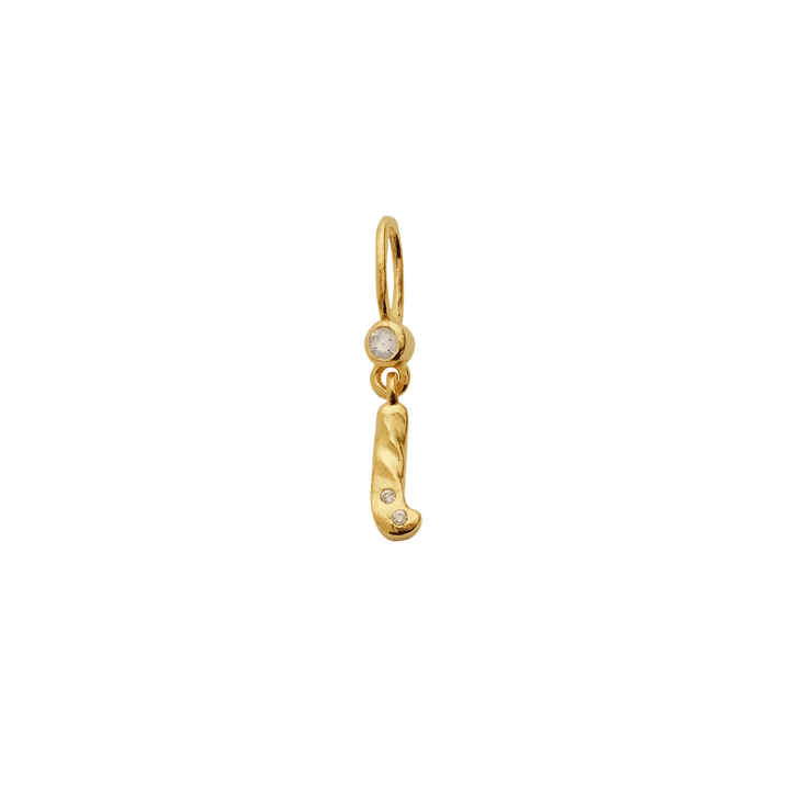 maanesten-alphabet-letter-halskaede-forgyldt-bogstavs-vedhaeng-a-z med snoet, forgyldt bogstavsvedhæng og små klare sten på neutral baggrund. Model 2744a-009-6