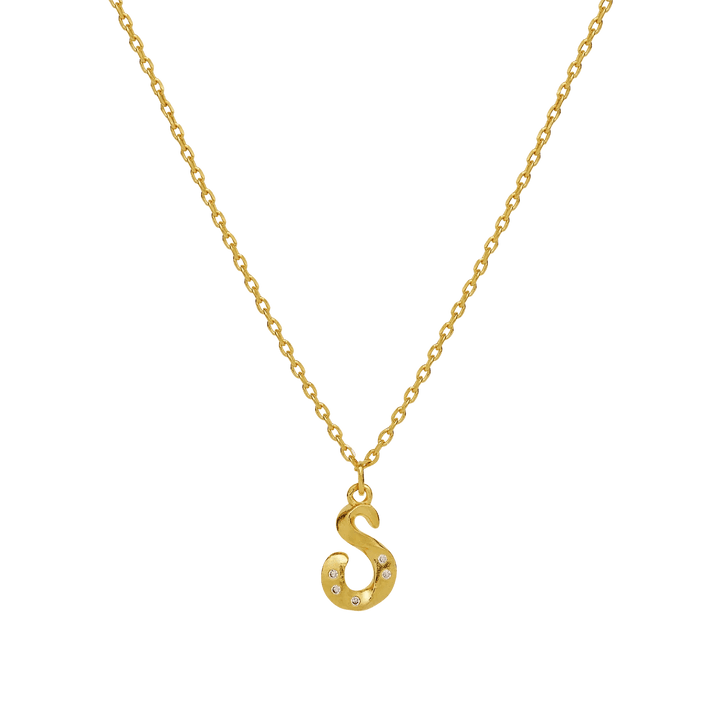 maanesten-alphabet-letter-halskaede-forgyldt-bogstavs-vedhaeng-a-z med forgyldt kæde og bogstav S vedhæng med små sten, Model 2744a-018-18