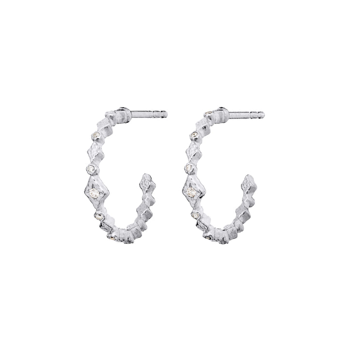 Maanesten Arlette Silver Hoops shows a pair of elegant silver earrings with detailed zirconia, Model 10020c-1.