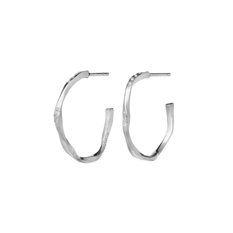 maanesten echo medium hoops 23mm in silver, modern organic shape in glossy finish. Model 9862c-9862c-1