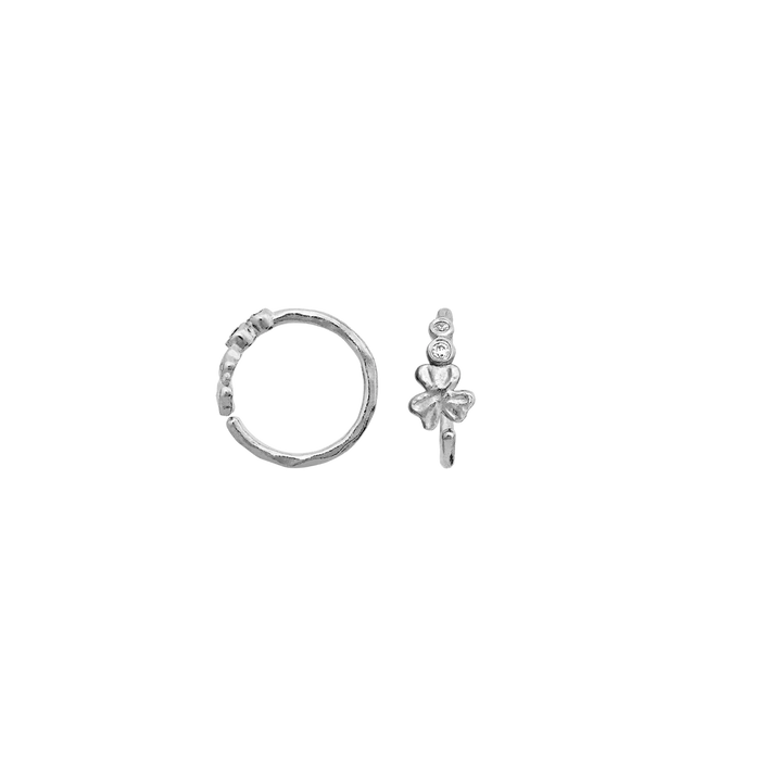 maanesten edin silver earrings with three-leaf clover and four-leaf clover motif, detail view. Model 10089c-2