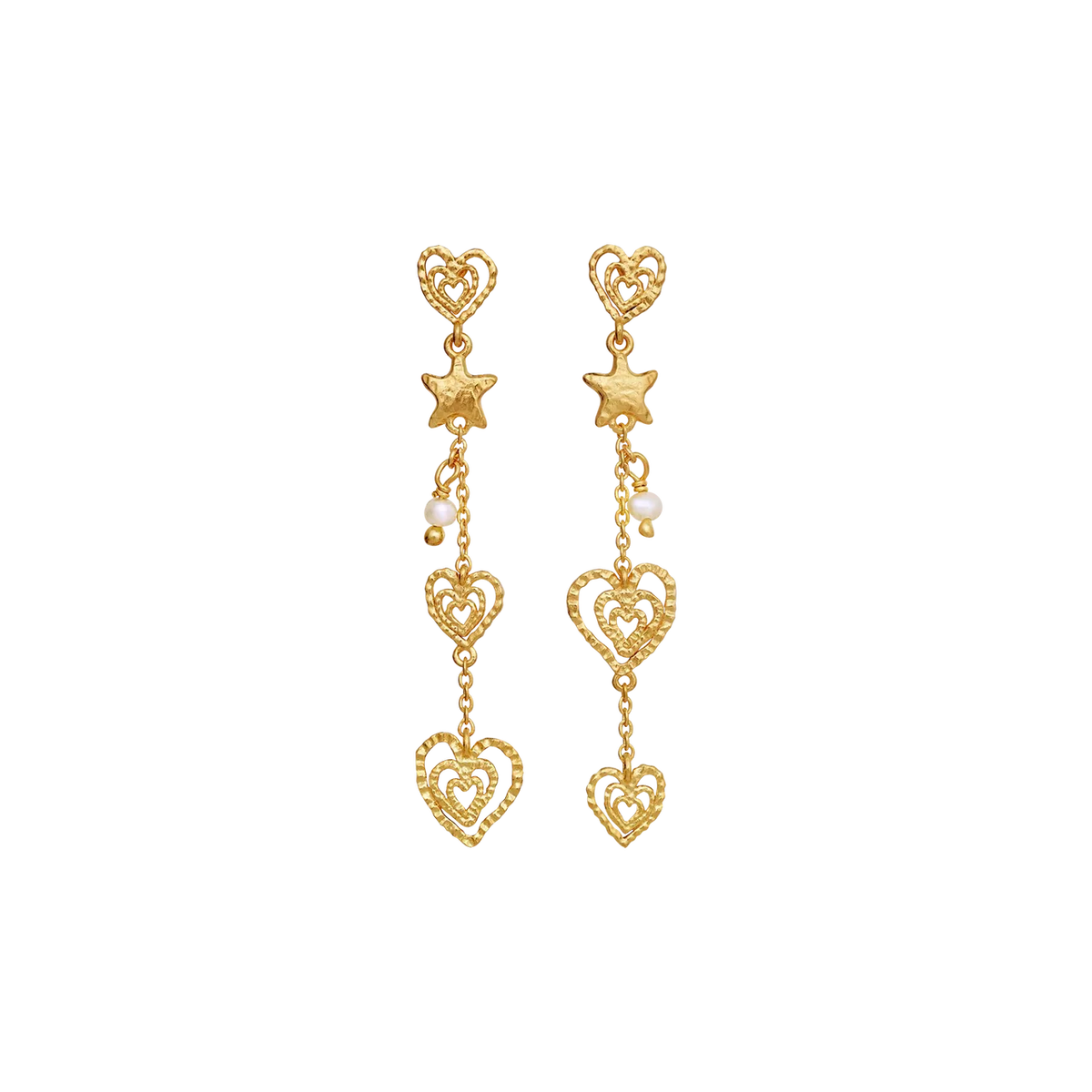 Maanesten Irena gold-plated heart earrings with stars and pearl details in gold look. Model 10096a-1.
