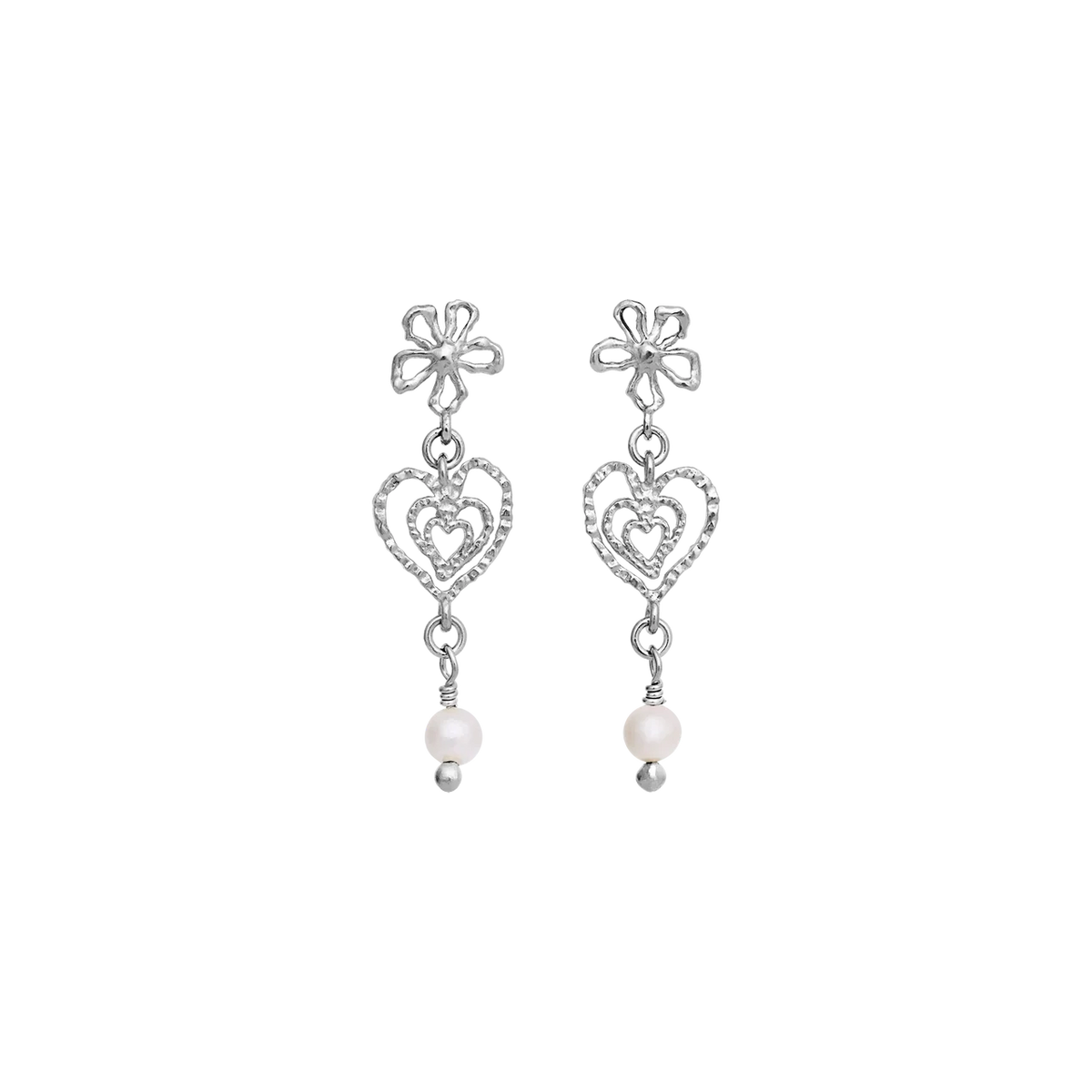 maanesten-izabel-solve-heart-earrings shows silver earrings with heart and pearl detail, Model 10097c-1