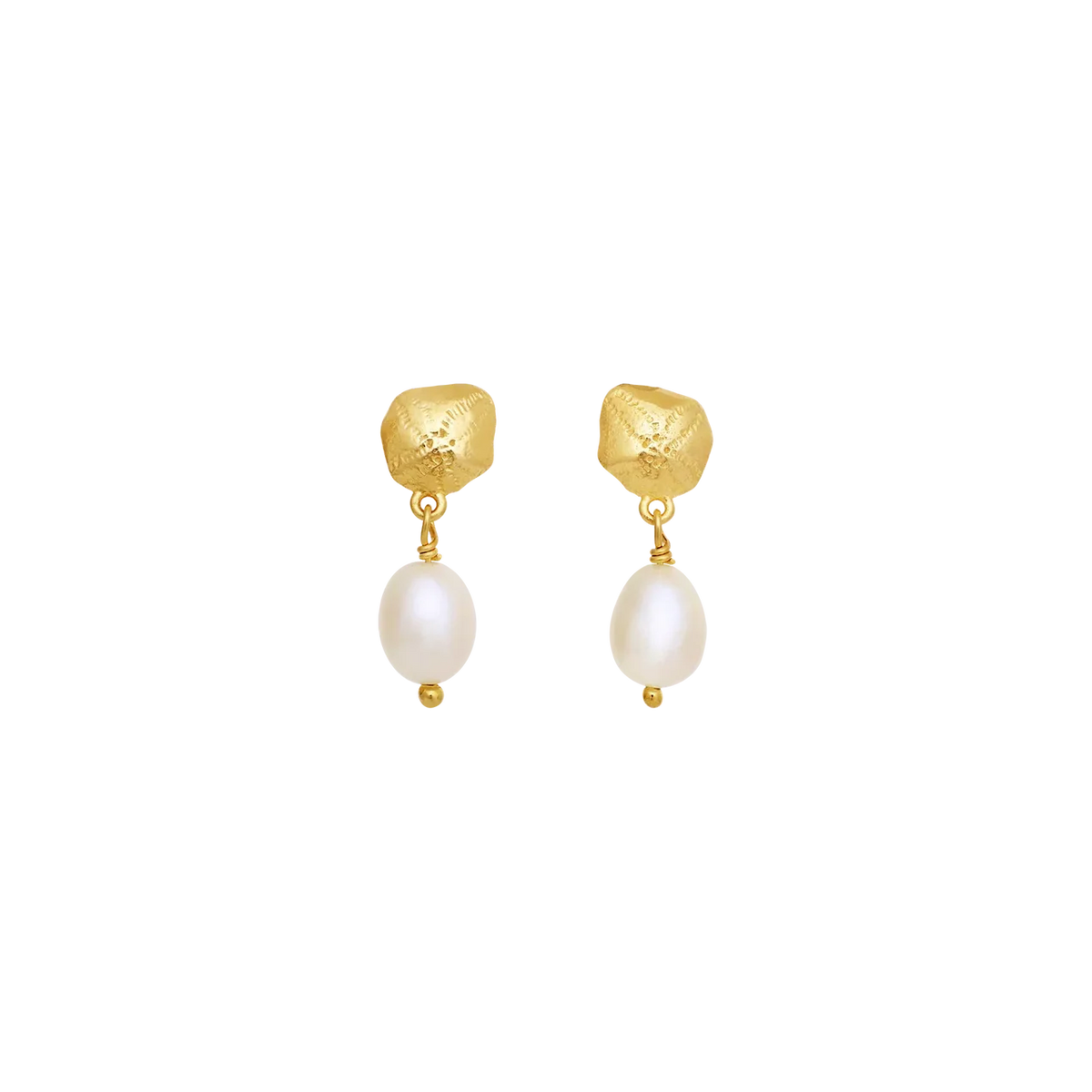 Maanesten Kioku gold-plated earrings with pearls, elegant and organic shapes in gold and white. Model 10099a-1