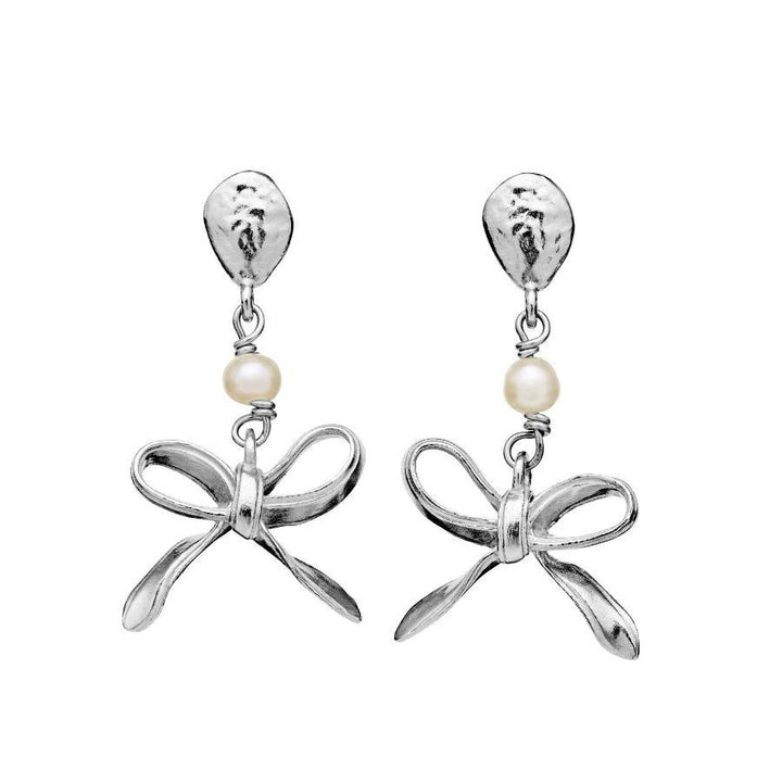 Maanesten Lauren silver bow earring with pearl, elegant bow-shaped detail, Model 9935c-1