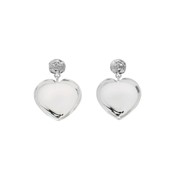 Moonstone Lemona Grande silver heart earrings with shiny surface, close-up. Model 9976c.