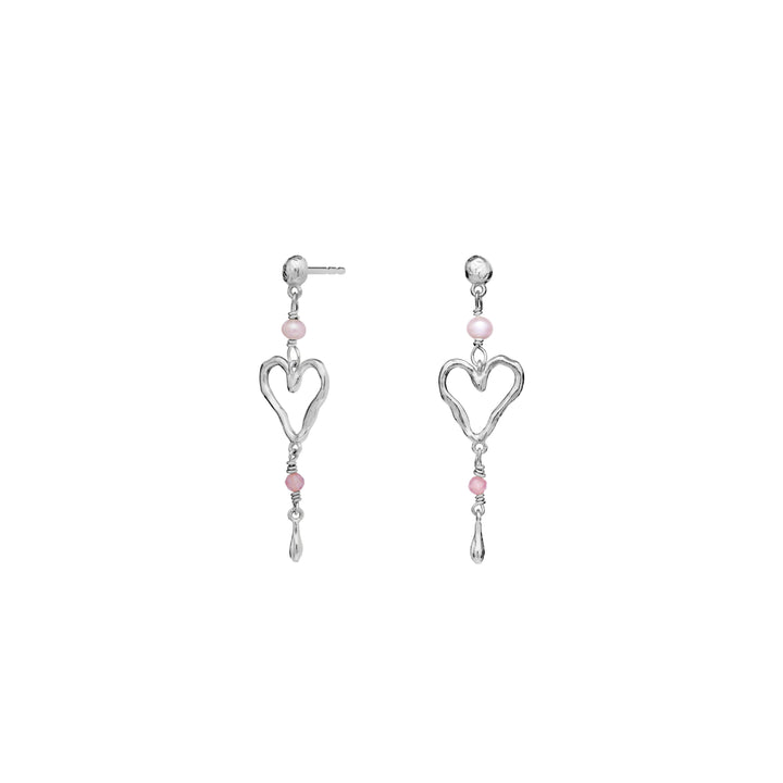 Maanesten Sabi silver earrings with heart shape and pink pearls, detail view, Model 9992c-1