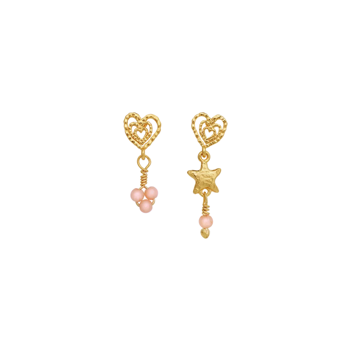 Maanesten Vibe Gold Plated Heart Earrings with star and pink pearls, gold details. Model 10115a-1