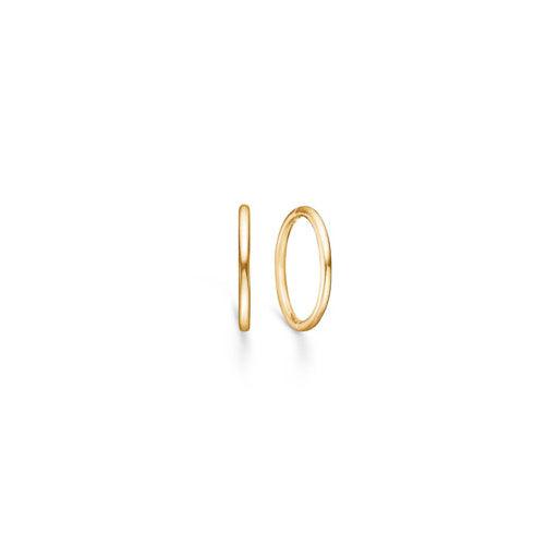 Mads Z 8KT Creole 12mm 8310527-1 showcases a pair of elegant, simple golden creoles in 8 carat gold. Model 8310527-1