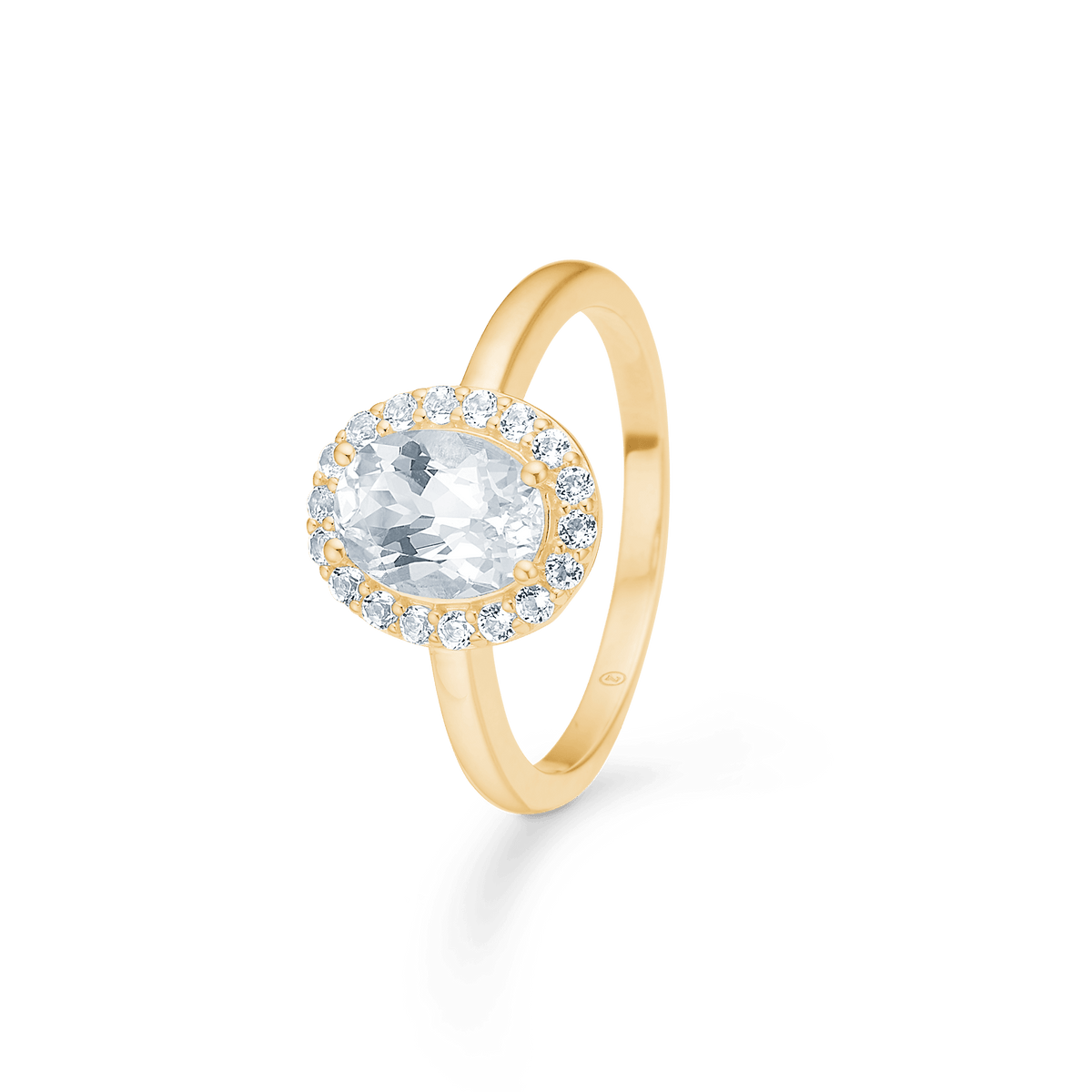 Mads Z Celestial by Medina 8kt gold ring with white topaz, elegant oval stone with sparkling edge. Model 3346901-001