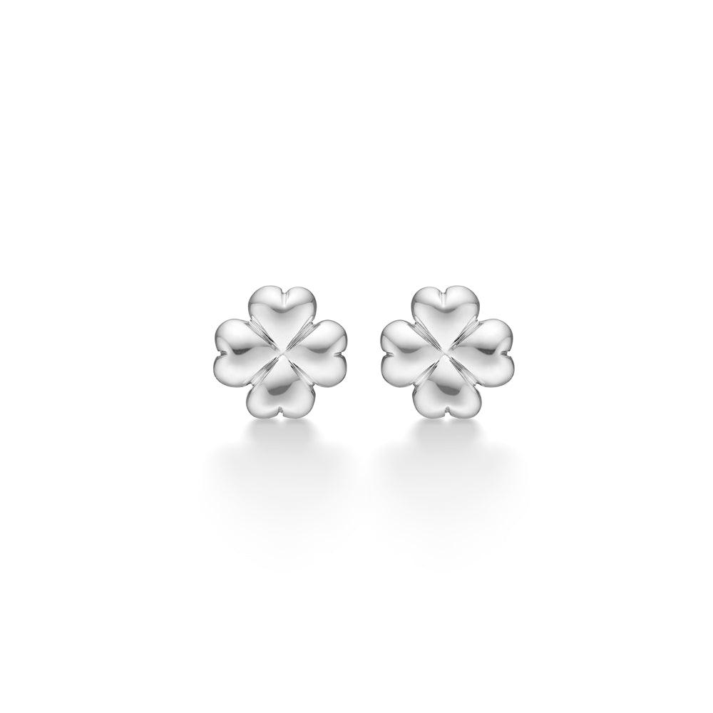 Mads Z Clover Love silver earrings, fine four-leaf clover shaped earrings in shiny silver. Model 2110185-1.