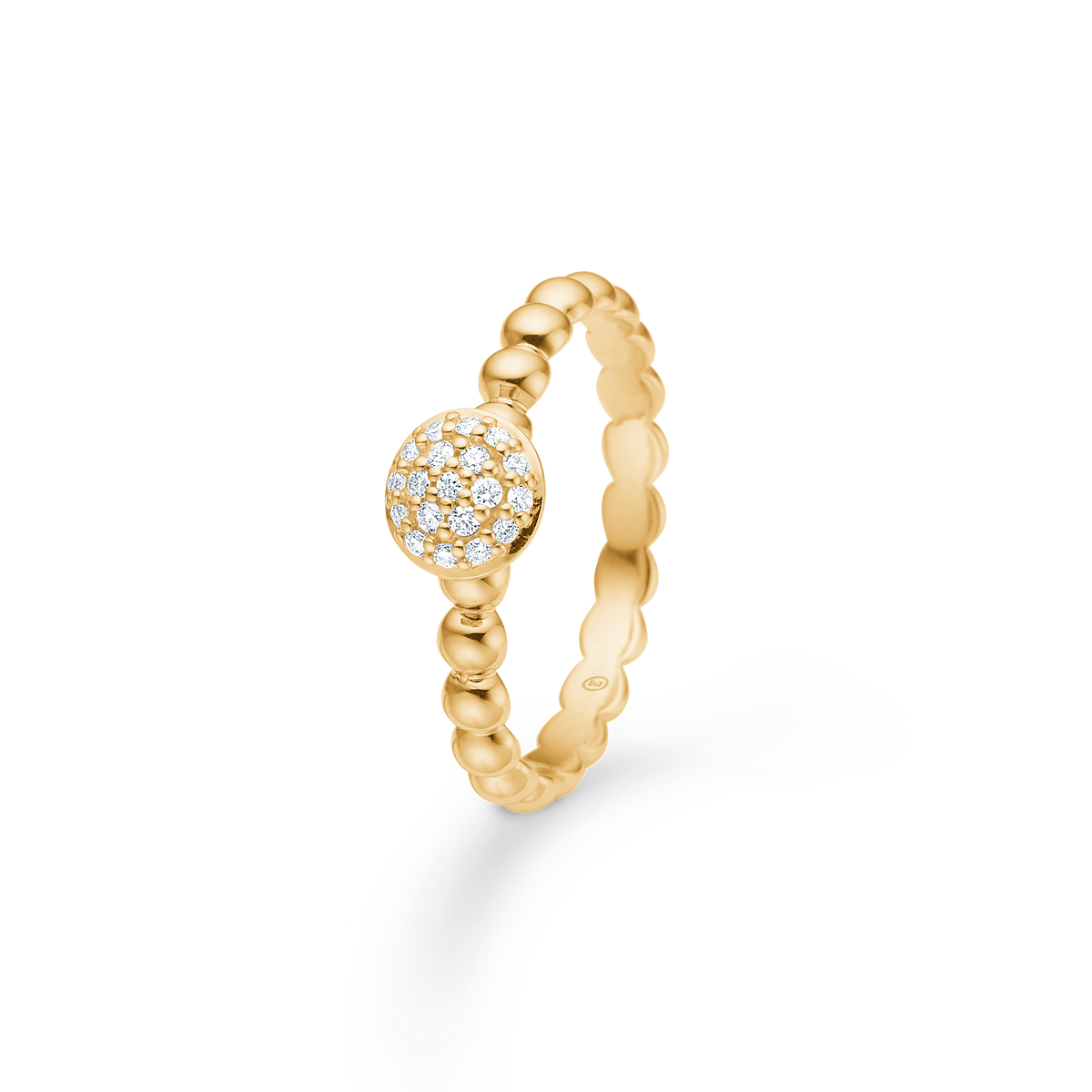 Mads Z Dome 14kt gold ring 0.10ct W/SI shows an elegant gold ring with dome of small diamonds. Model 1541009-001