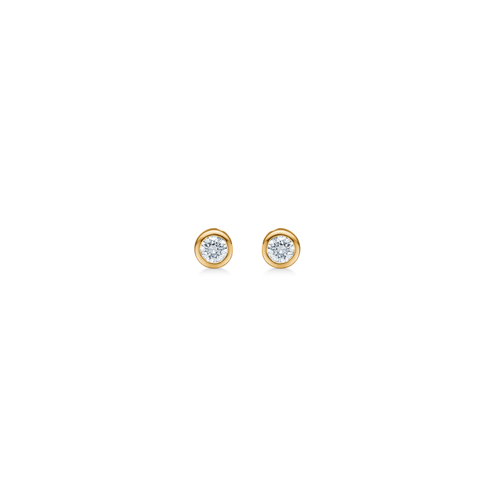 Mads Z Endless Allure Diamond Earrings in 14kt gold, discreet pair of studs with clear diamond in a golden setting. Model 1511149