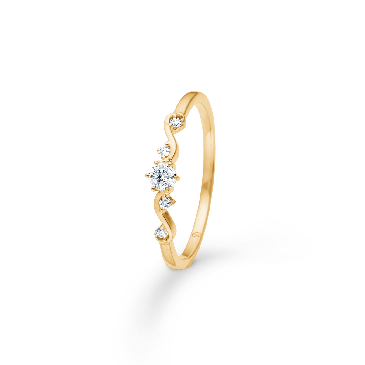 Mads Z Isaline 14kt gold ring with five sparkling diamonds in an elegant, curved design. Model 1541190-001.