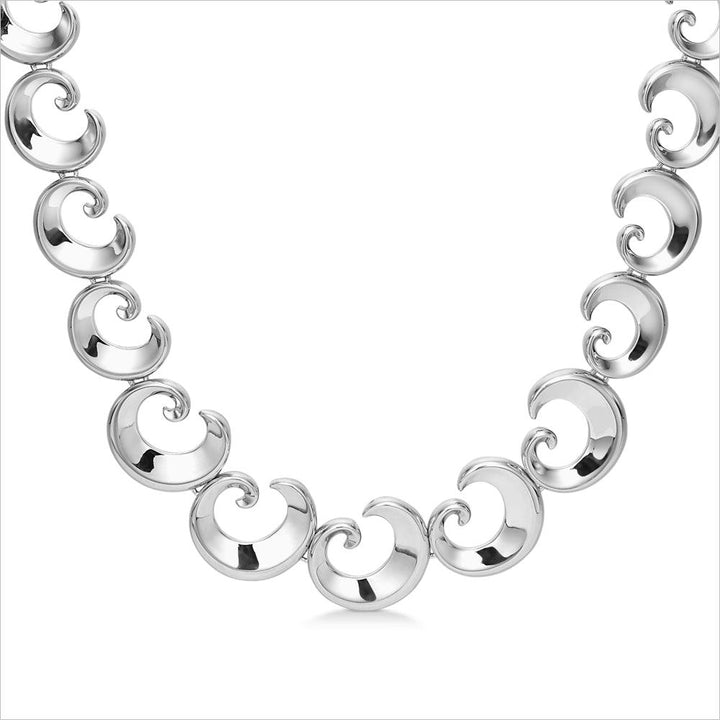 Mads Z Ocean Silver Necklace with wavy links in shiny silver finish. Model 2120135