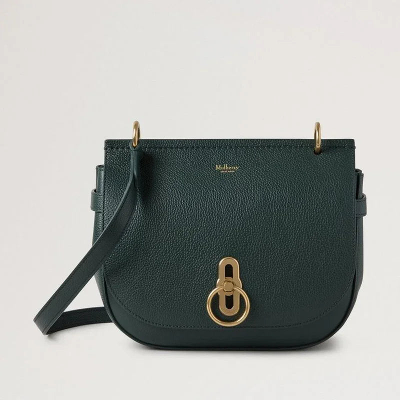 Mulberry Amberley Satchel Small Classic Grain Mulberry Green shows a small green shoulder bag in leather with a golden clasp. Model hh9799205q633