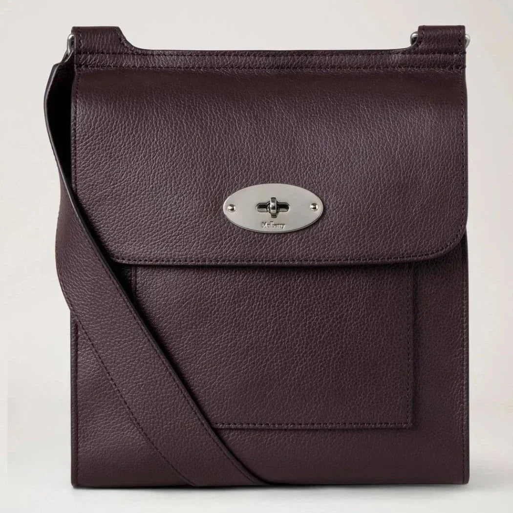 Mulberry Antony Small Classic Grain Ebony shoulder bag in dark brown leather, front view. Model HH9364/205A110