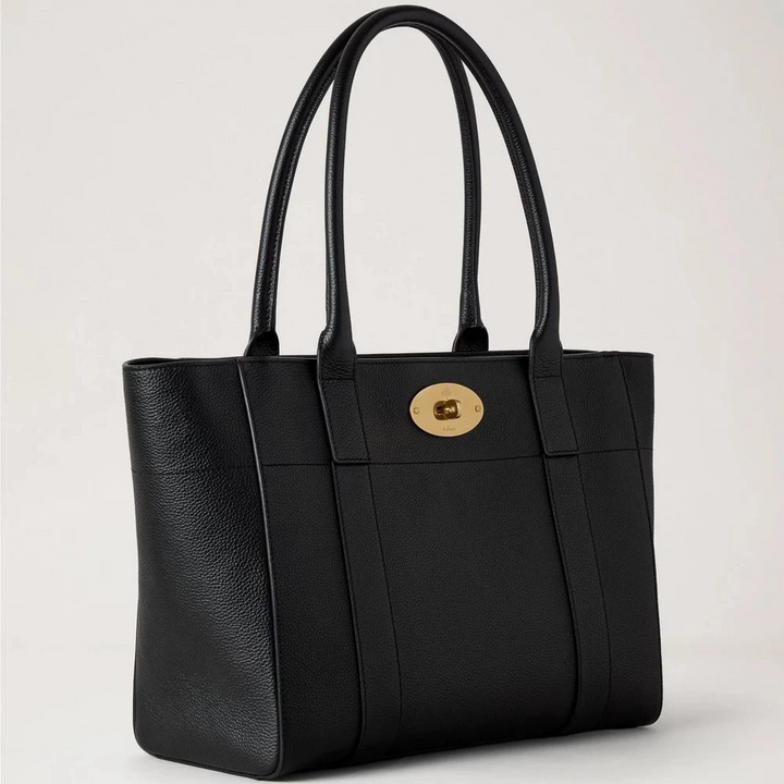 Mulberry Bayswater 9 to 5 Small Classic Grain Black bag with structure in black leather, seen from the side. Model hh9831205a100