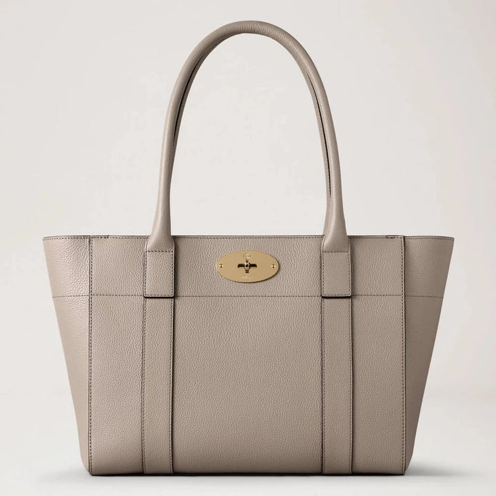 Mulberry Bayswater 9 to 5 Small Classic Grain Cashmere Taupe, elegant handbag in light gray leather with gold buckle. Model HH9831205F924