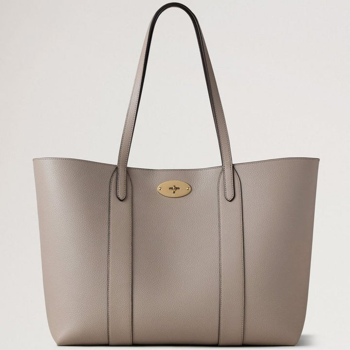 Mulberry Bayswater Tote Cashmere Taupe Small Classic Grain shows a taupe colored leather bag with golden buckle, Model hh5727205f924.