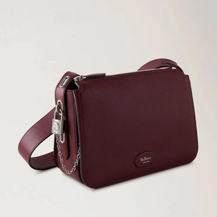 Mulberry Billie Small Classic Grain Black Cherry shoulder bag in dark red leather with silver details. Model hh8301205k560.
